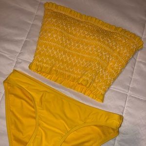 Yellow two piece swimsuit set!